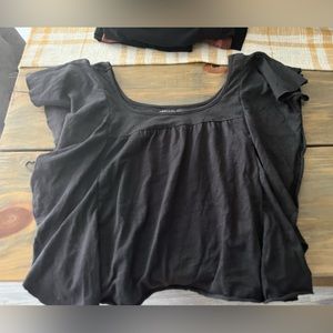 American Eagle Ruffled Sleeve shirt